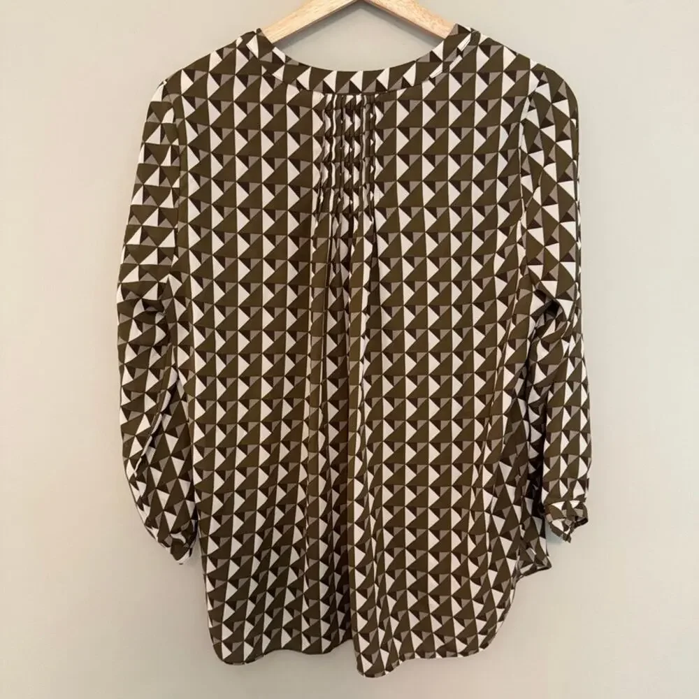 NYDJ Pintuck Blouse | Georgie Geo Print | Lightweight | Size Medium - Picture 6 of 6